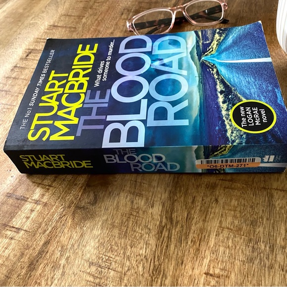 Lot of 4 Thriller Books - Picture 4 of 10